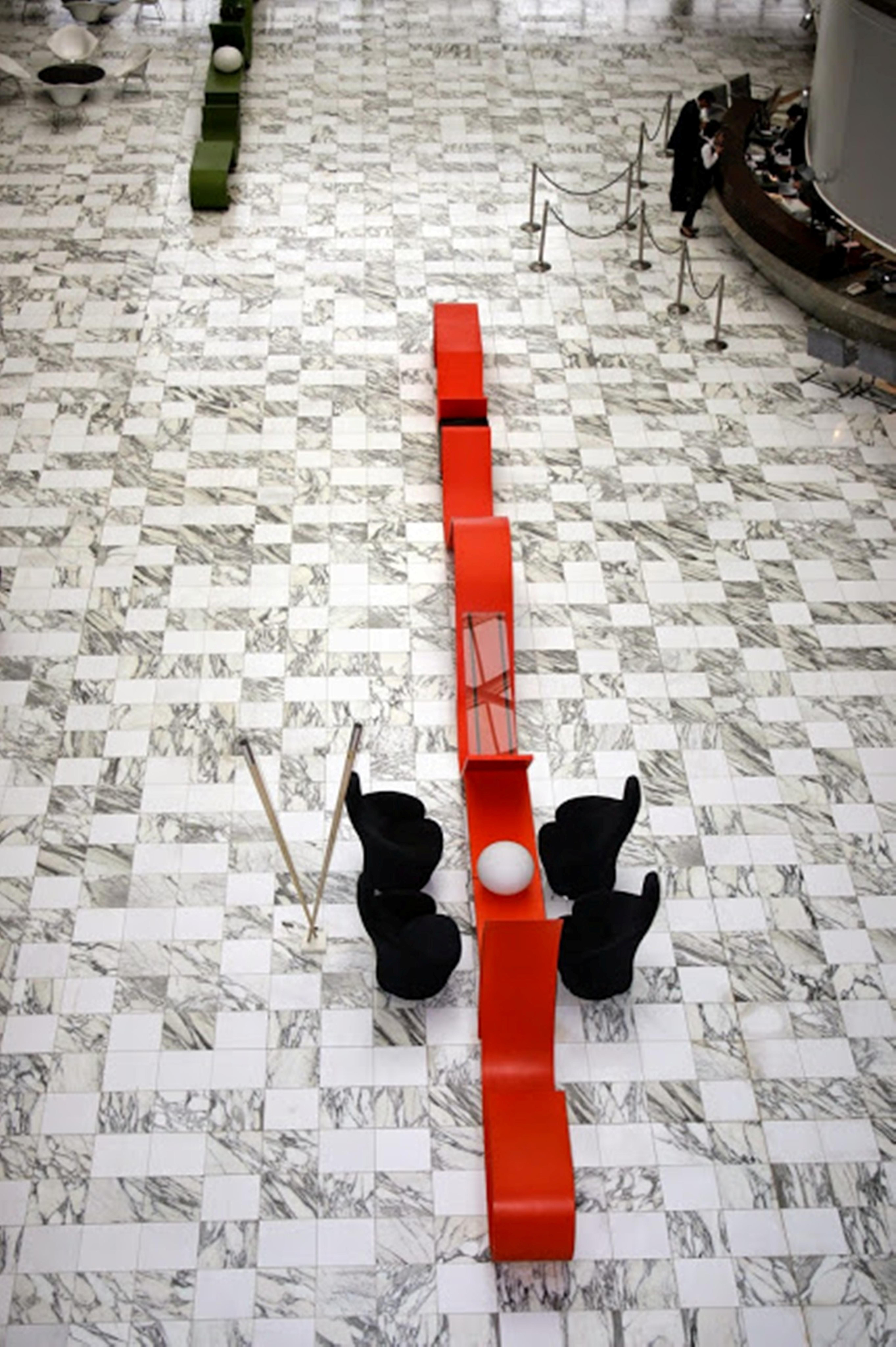 ホテル ロイヤル チューリップ ブラジリア アルボラーダ エクステリア 写真 A marble run