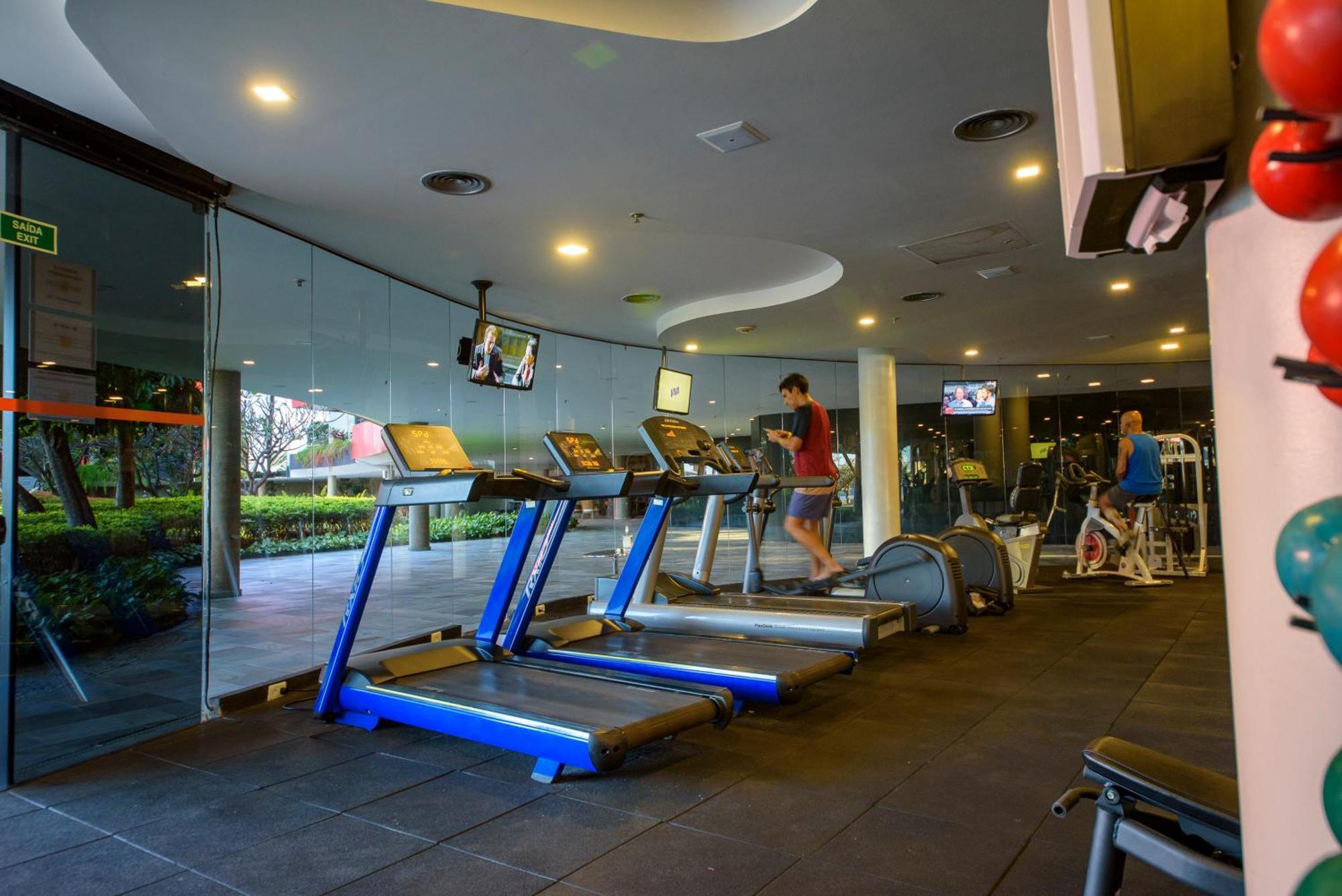 ホテル ロイヤル チューリップ ブラジリア アルボラーダ エクステリア 写真 A treadmill